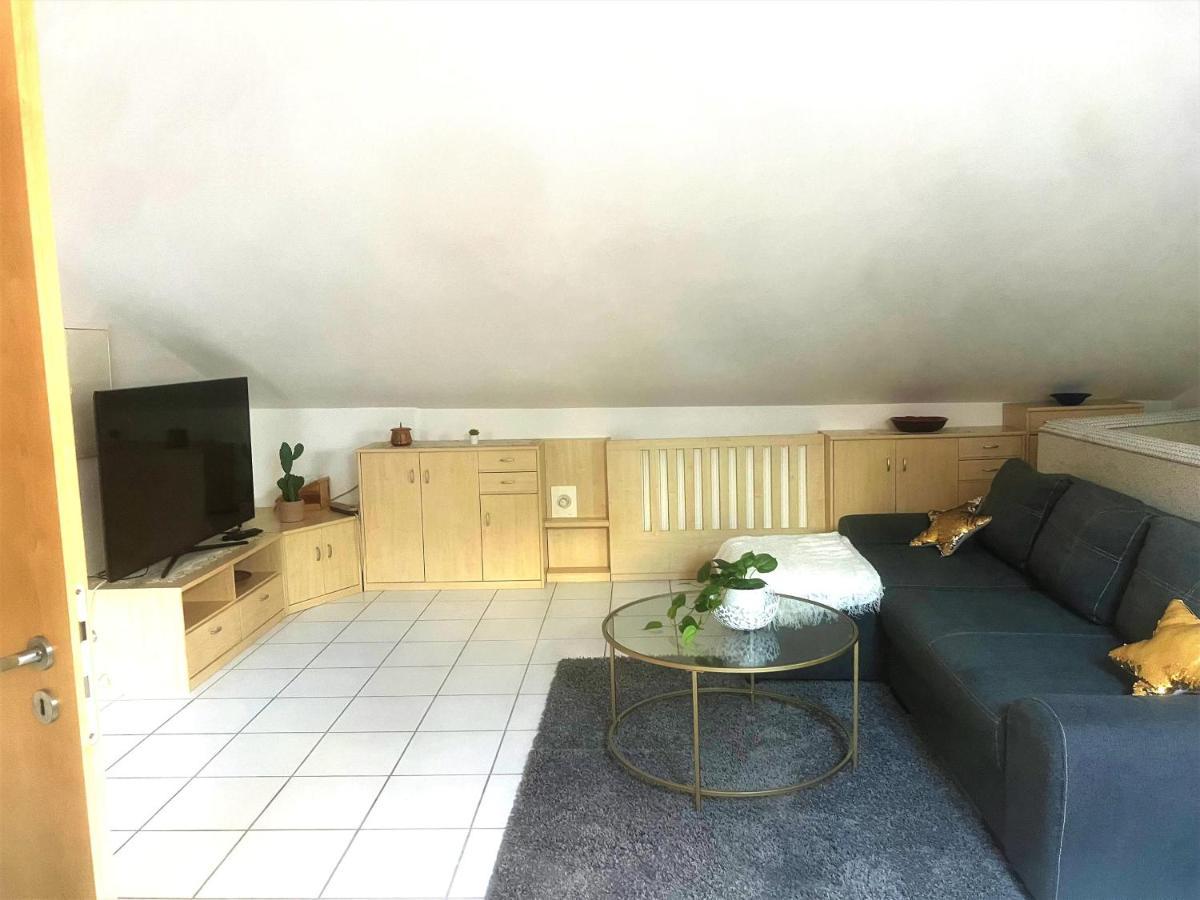 Möblierte Wohnung mit Internet - Zwischen Bielefeld und Paderborn Schloß Holte-Stukenbrock Exterior foto